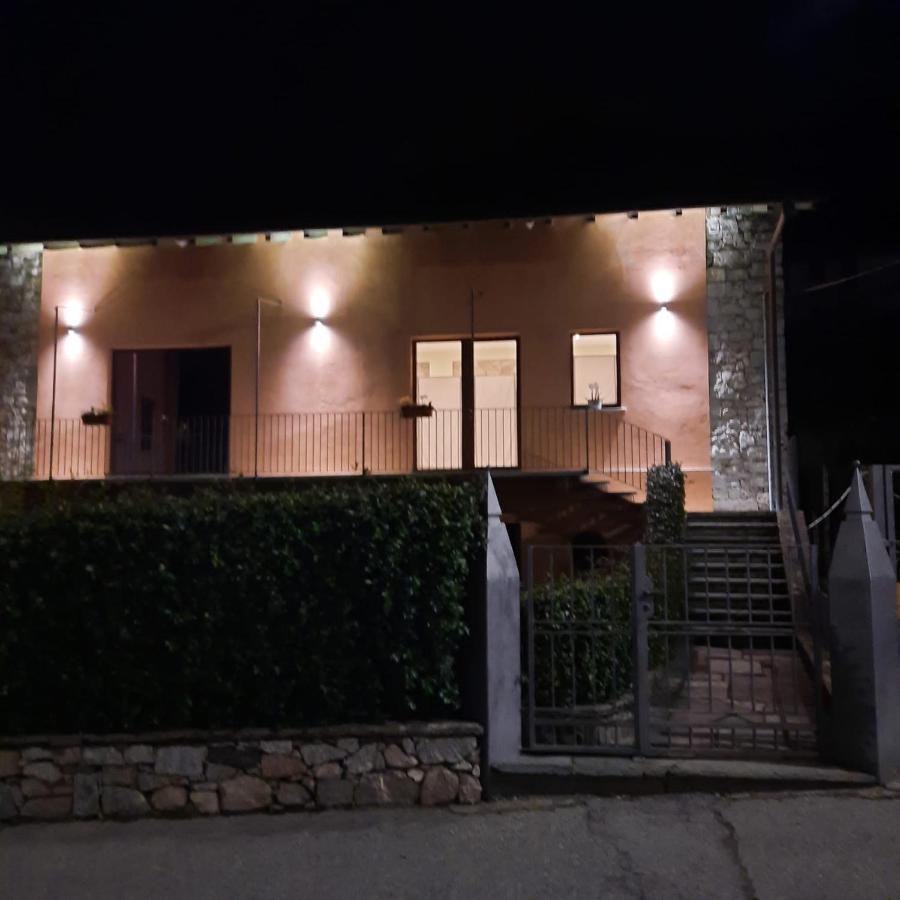 Il Sole Di Simona - Il Prato Appartement Omegna Buitenkant foto